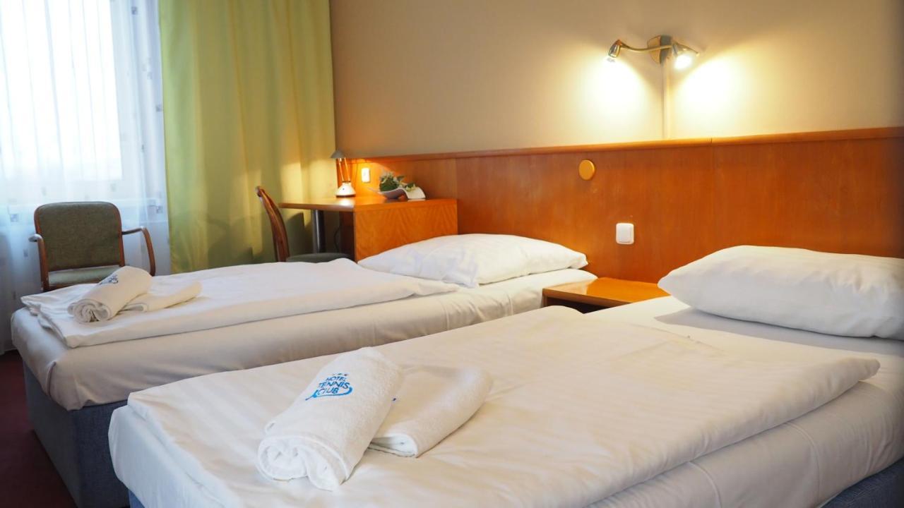 Hotel Tennis Club Prostějov Esterno foto