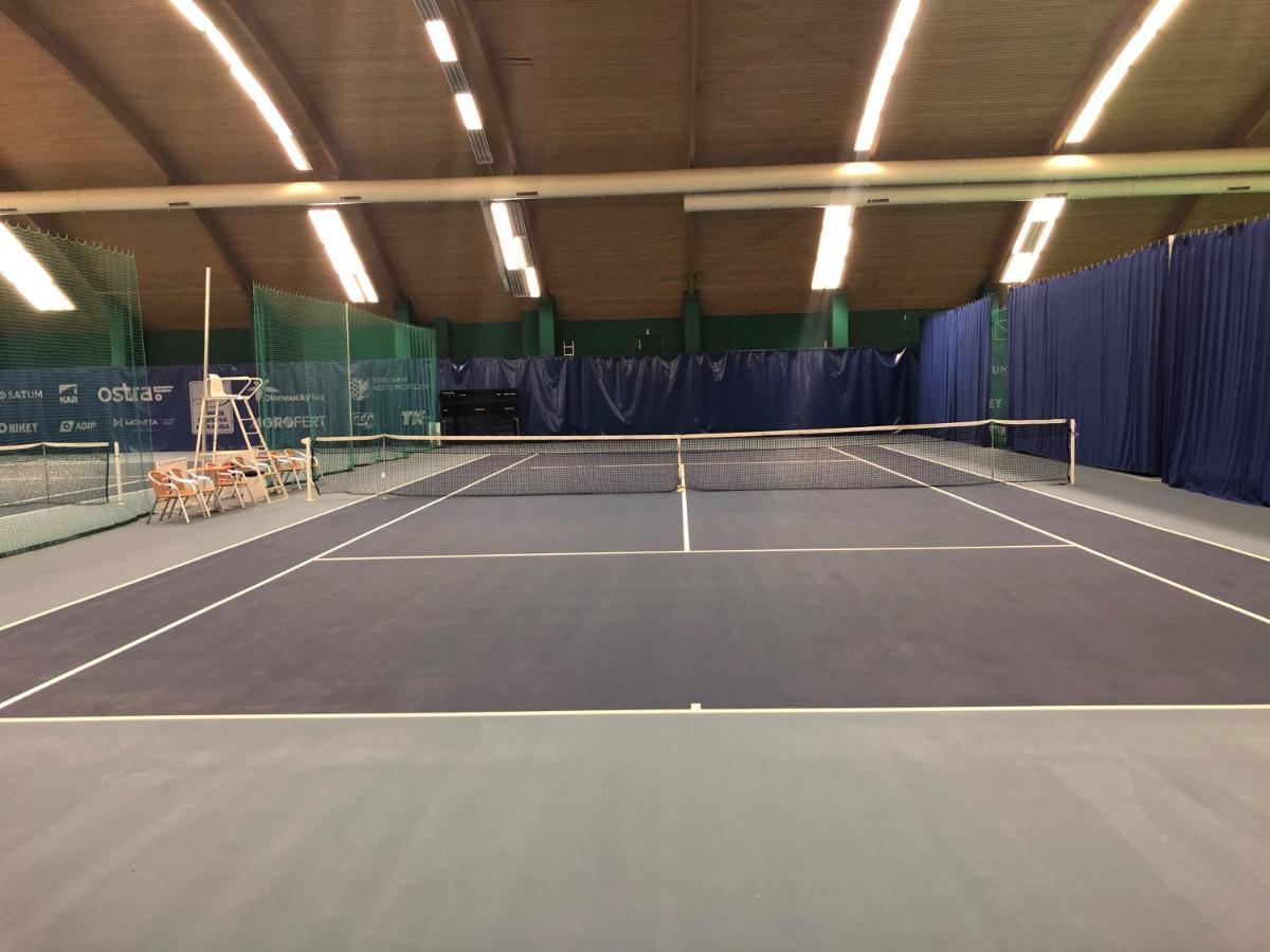 Hotel Tennis Club Prostějov Esterno foto